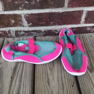 Little Girl’s Stretchy Neoprene Mesh And Rubber Water Shoes Size 2/3